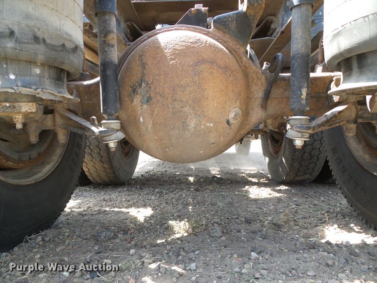 image for item DI5660 2002 Mack CH600  semi truck