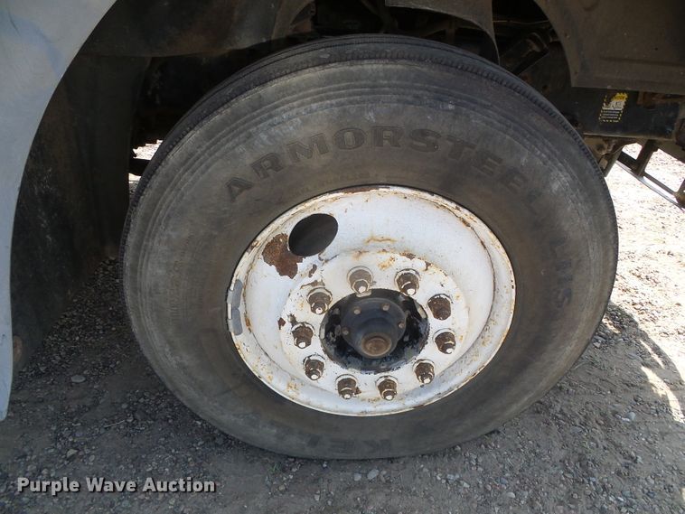 image for item DI5660 2002 Mack CH600  semi truck