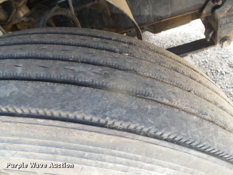 image for item DI5660 2002 Mack CH600  semi truck