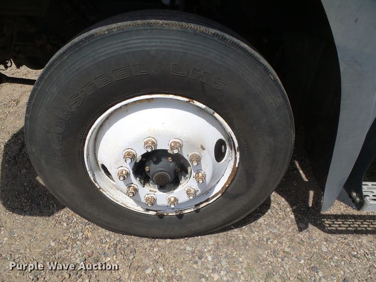 image for item DI5660 2002 Mack CH600  semi truck