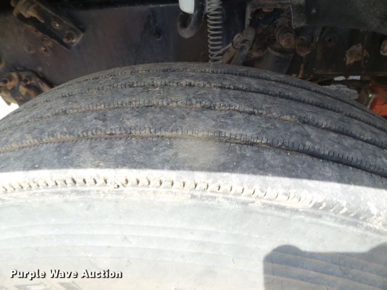 image for item DI5660 2002 Mack CH600  semi truck