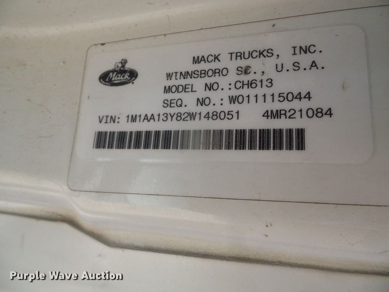 image for item DI5660 2002 Mack CH600  semi truck