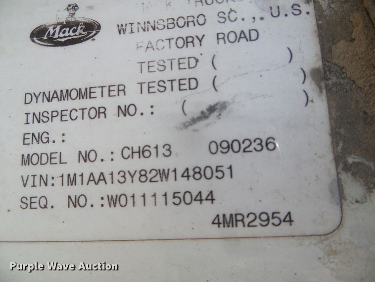 image for item DI5660 2002 Mack CH600  semi truck
