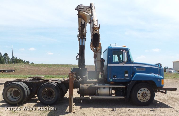 image for item DI5665 1998 Mack CH613  crane truck