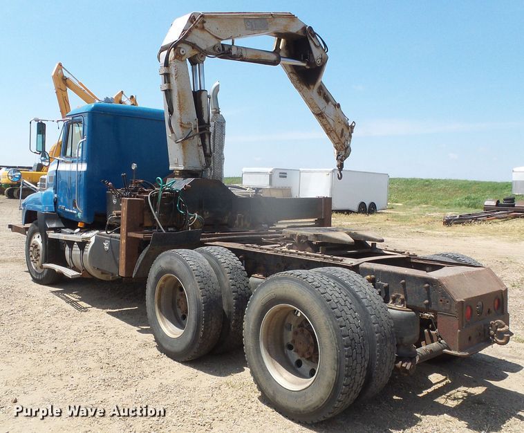 image for item DI5665 1998 Mack CH613  crane truck