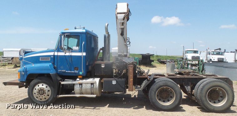 image for item DI5665 1998 Mack CH613  crane truck