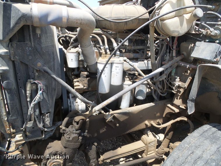 image for item DI5665 1998 Mack CH613  crane truck