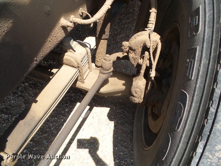 image for item DI5665 1998 Mack CH613  crane truck