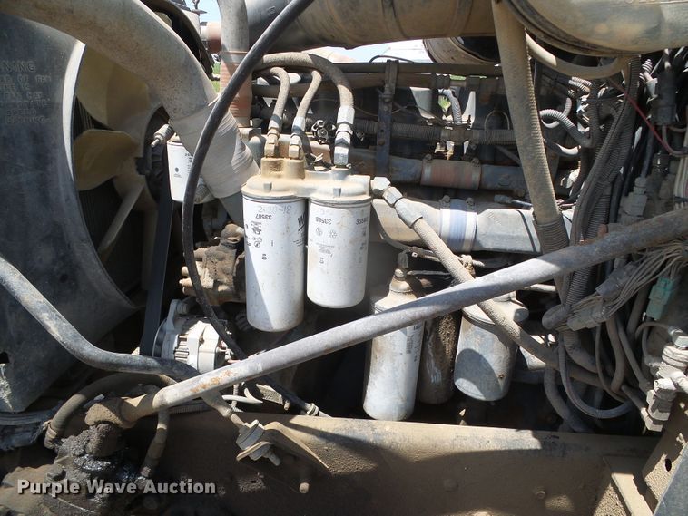 image for item DI5665 1998 Mack CH613  crane truck