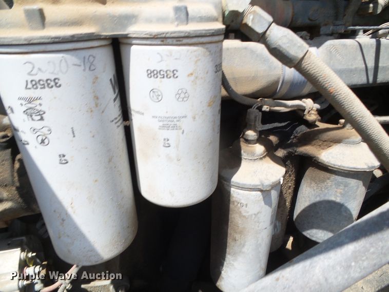 image for item DI5665 1998 Mack CH613  crane truck