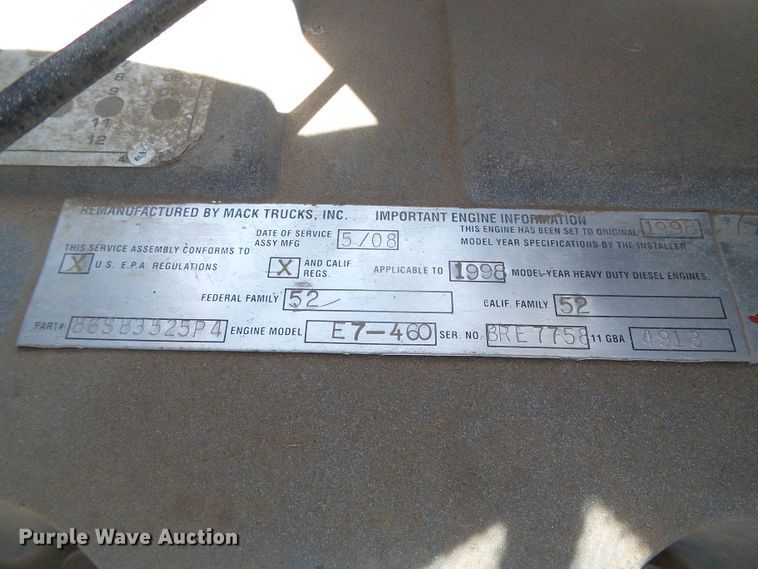 image for item DI5665 1998 Mack CH613  crane truck