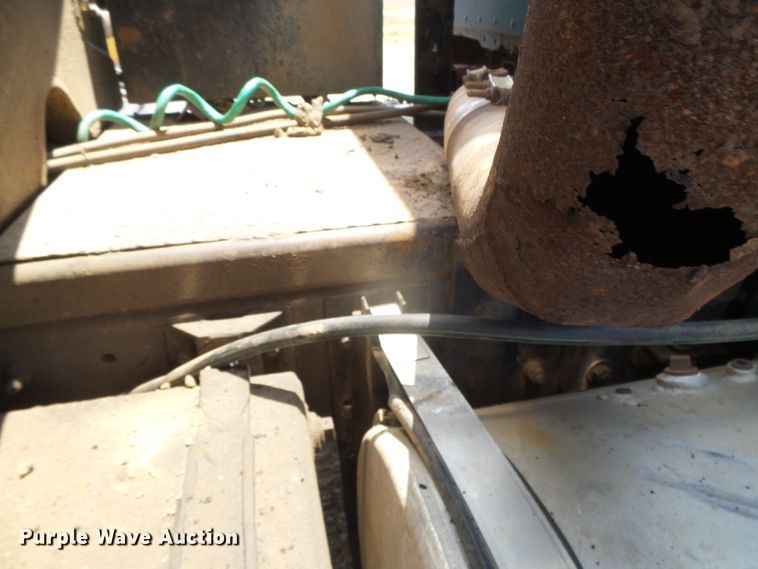 image for item DI5665 1998 Mack CH613  crane truck