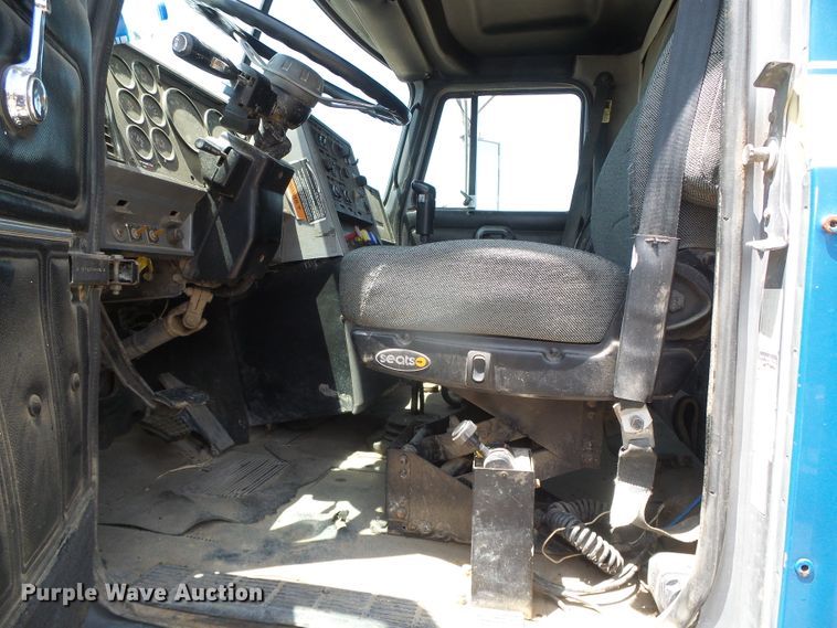 image for item DI5665 1998 Mack CH613  crane truck