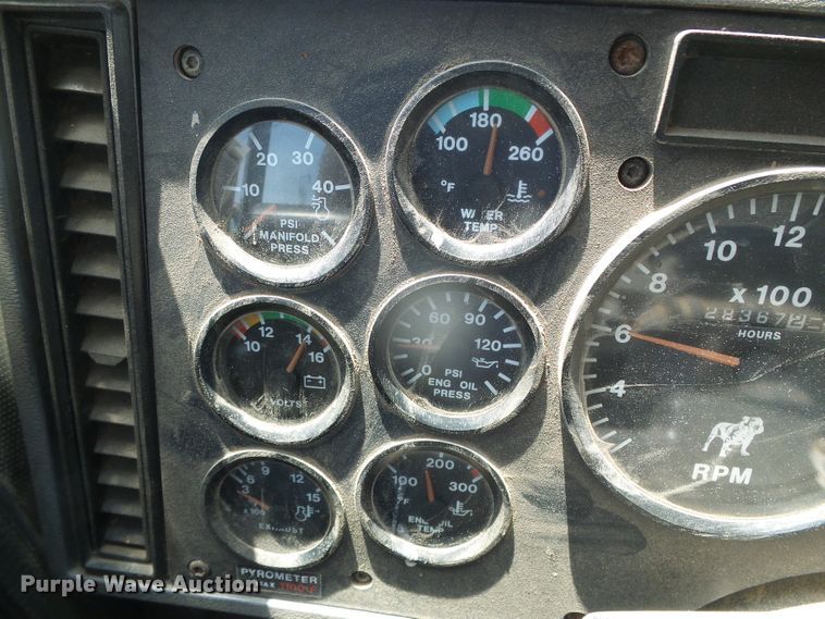 image for item DI5665 1998 Mack CH613  crane truck