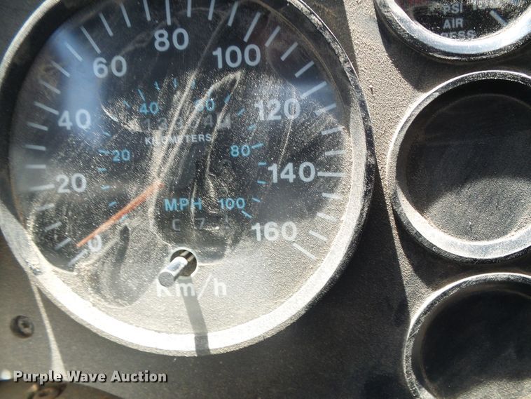 image for item DI5665 1998 Mack CH613  crane truck