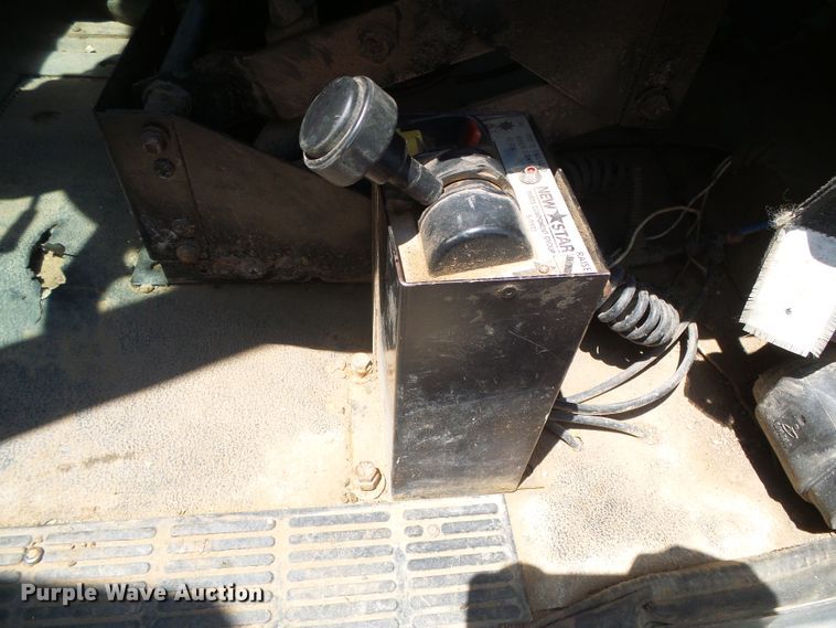 image for item DI5665 1998 Mack CH613  crane truck