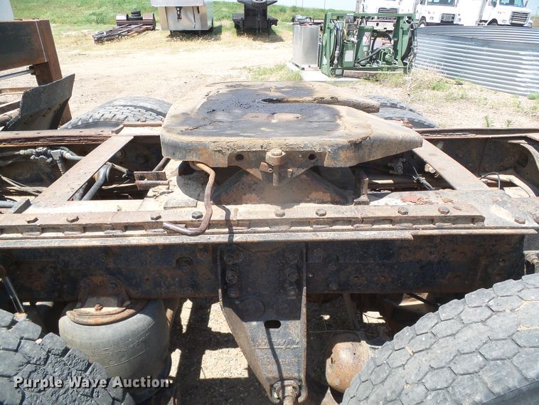 image for item DI5665 1998 Mack CH613  crane truck