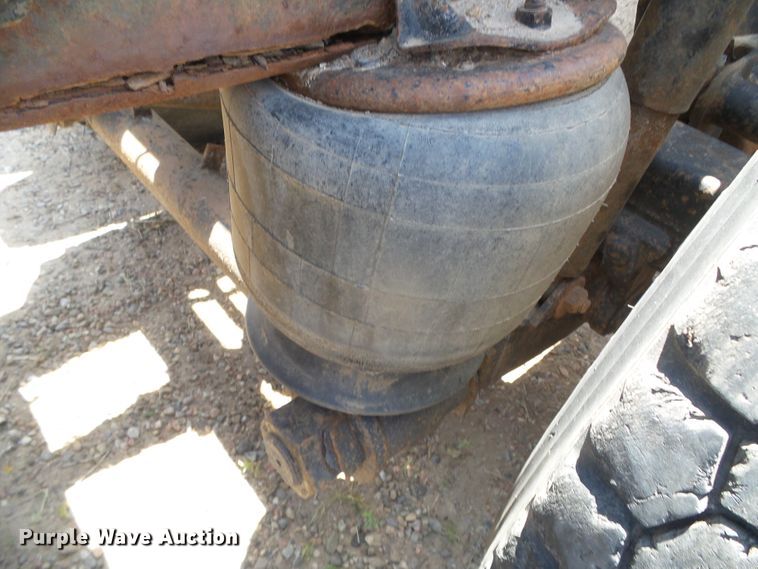 image for item DI5665 1998 Mack CH613  crane truck