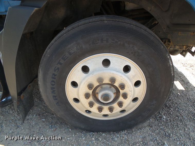 image for item DI5665 1998 Mack CH613  crane truck