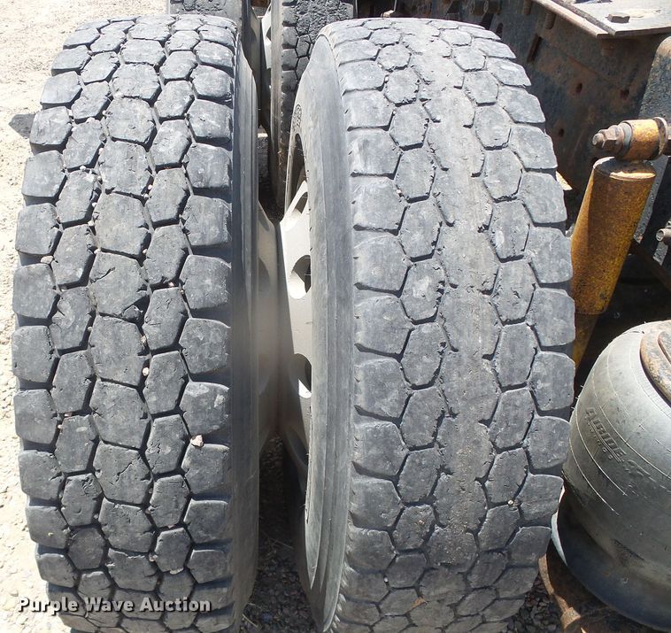 image for item DI5665 1998 Mack CH613  crane truck