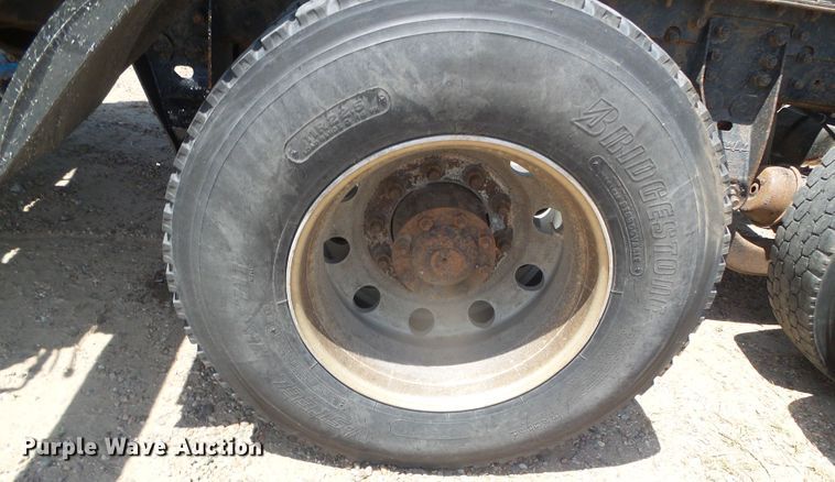 image for item DI5665 1998 Mack CH613  crane truck