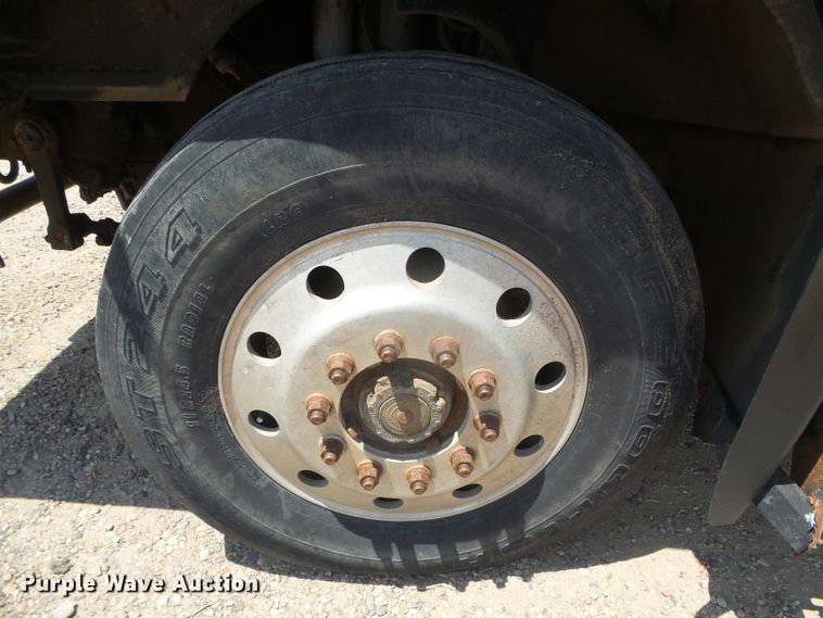 image for item DI5665 1998 Mack CH613  crane truck