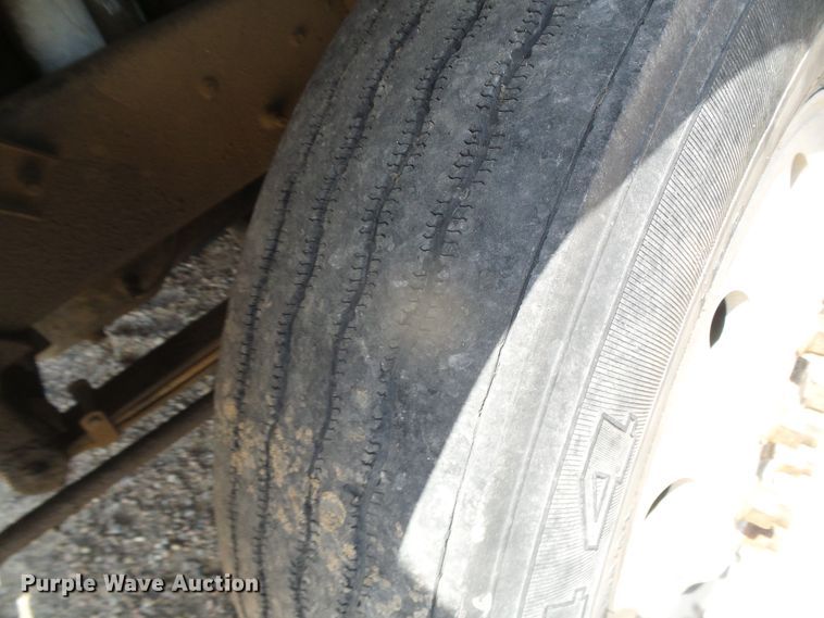 image for item DI5665 1998 Mack CH613  crane truck