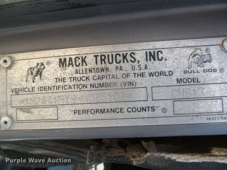 image for item DI5665 1998 Mack CH613  crane truck