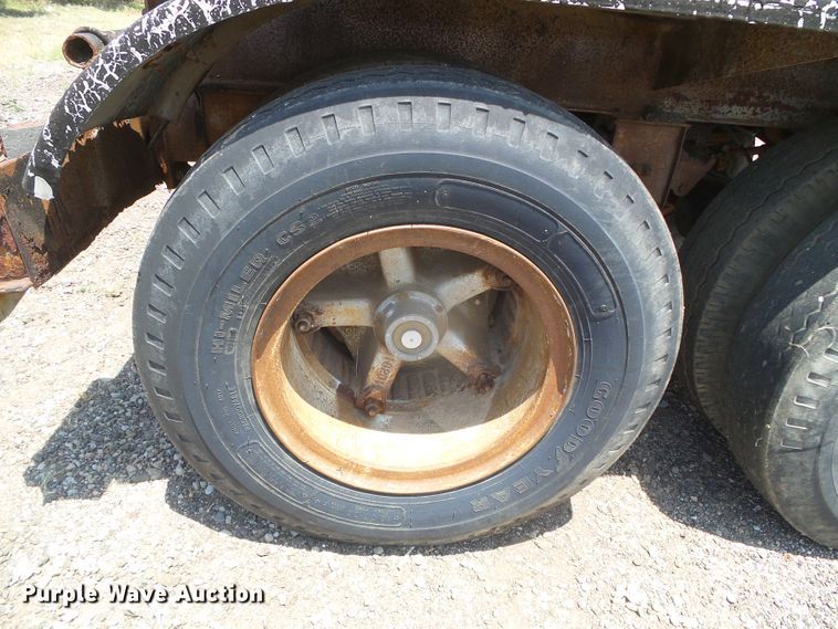 image for item DI5668 1979 Pullman Trailmobile T43L-12AF  tank trailer