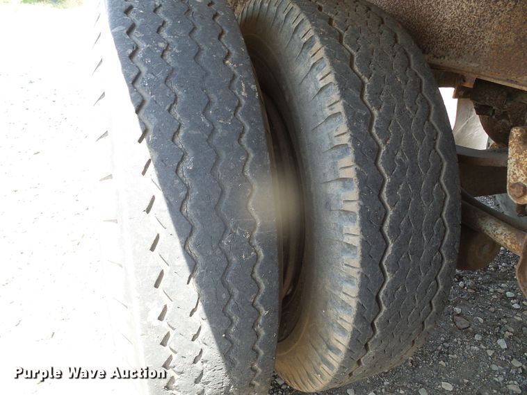 image for item DI5668 1979 Pullman Trailmobile T43L-12AF  tank trailer