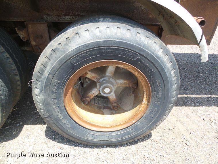 image for item DI5668 1979 Pullman Trailmobile T43L-12AF  tank trailer