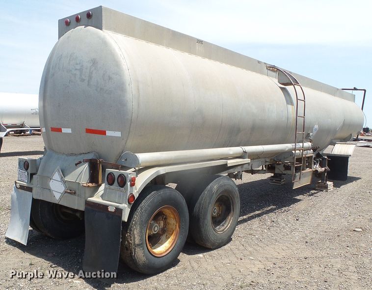 image for item DI5669 Moser  tank trailer
