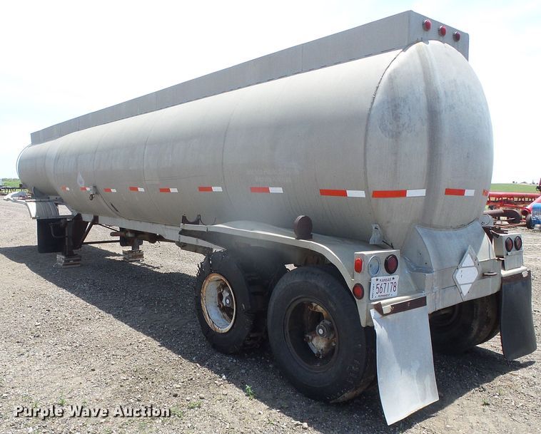 image for item DI5669 Moser  tank trailer
