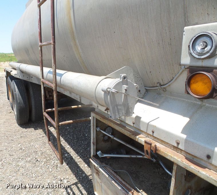 image for item DI5669 Moser  tank trailer