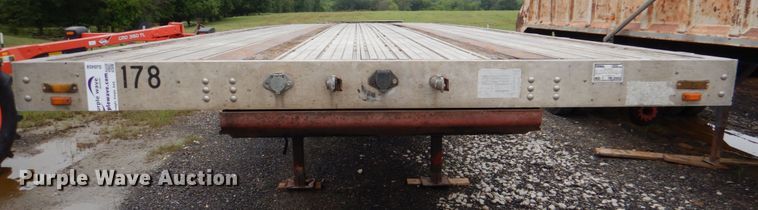 image for item DJ0458 1999 Transcraft  flatbed trailer