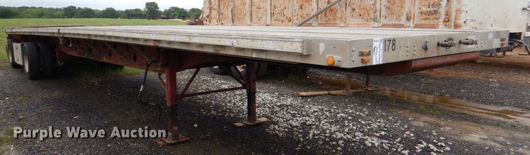 image for item DJ0458 1999 Transcraft  flatbed trailer