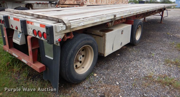 image for item DJ0458 1999 Transcraft  flatbed trailer