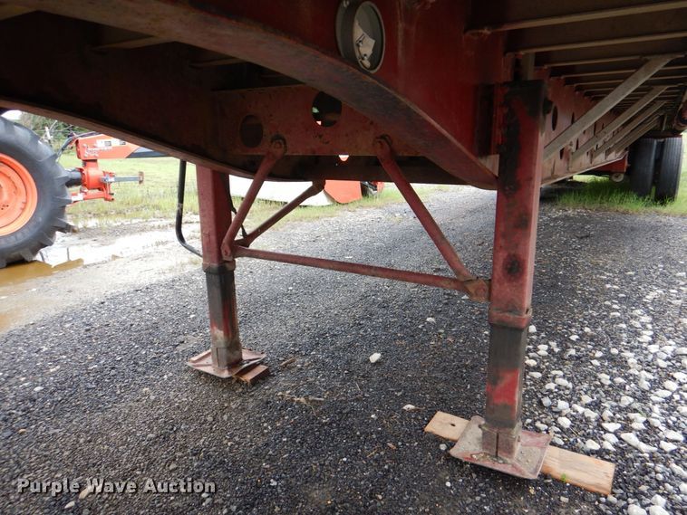 image for item DJ0458 1999 Transcraft  flatbed trailer