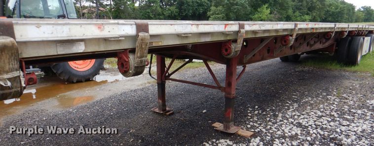 image for item DJ0458 1999 Transcraft  flatbed trailer