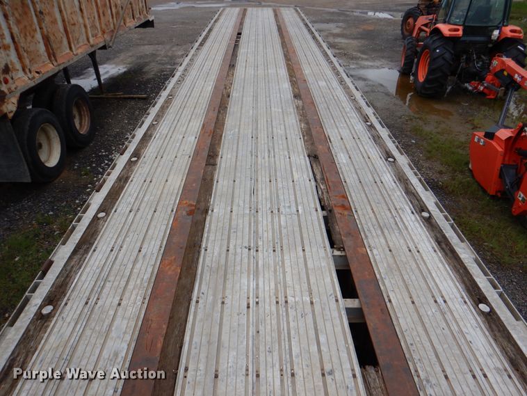 image for item DJ0458 1999 Transcraft  flatbed trailer