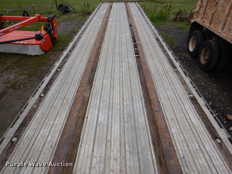 image for item DJ0458 1999 Transcraft  flatbed trailer