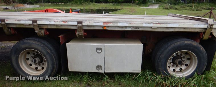 image for item DJ0458 1999 Transcraft  flatbed trailer