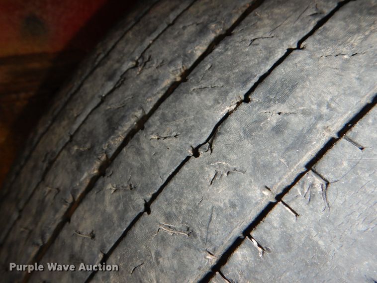 image for item DJ0458 1999 Transcraft  flatbed trailer