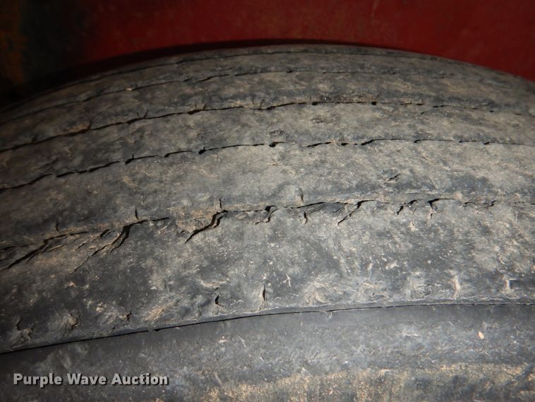 image for item DJ0458 1999 Transcraft  flatbed trailer