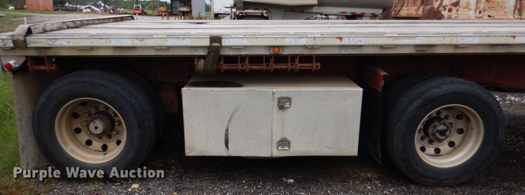 image for item DJ0458 1999 Transcraft  flatbed trailer