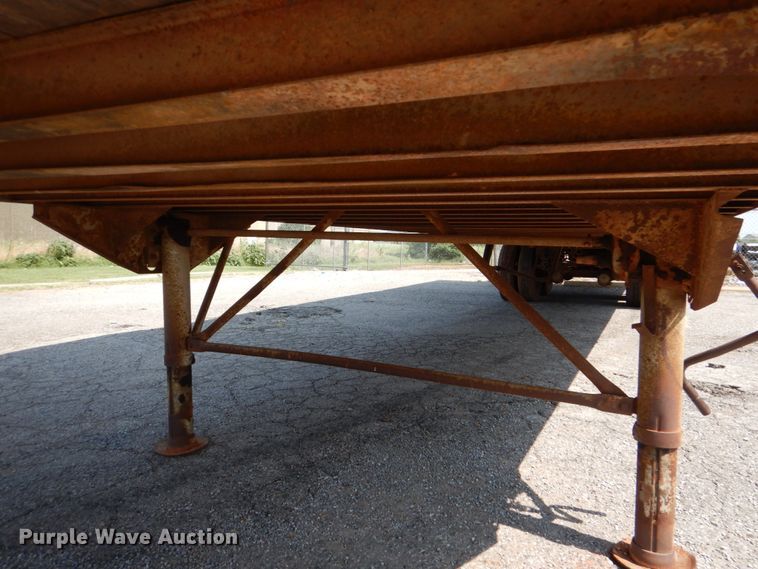 image for item DJ0468 1985 American  dry van trailer