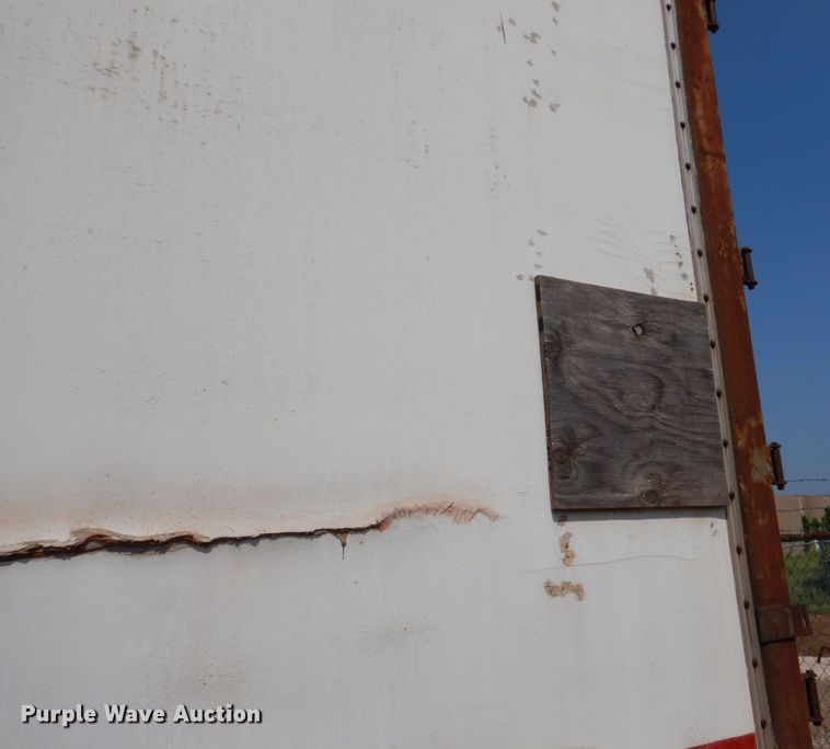 image for item DJ0468 1985 American  dry van trailer