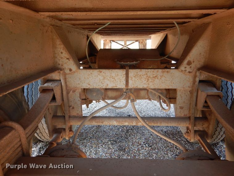 image for item DJ0469 1969 Fruehauf  dry van trailer