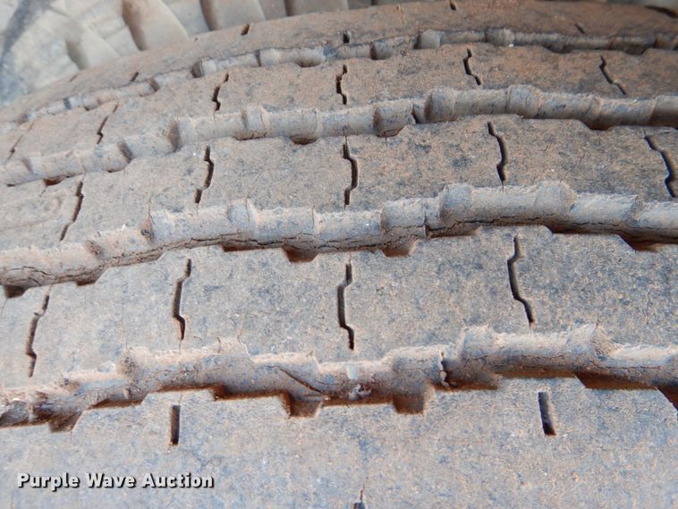 image for item DJ0469 1969 Fruehauf  dry van trailer