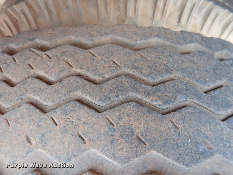 image for item DJ0469 1969 Fruehauf  dry van trailer